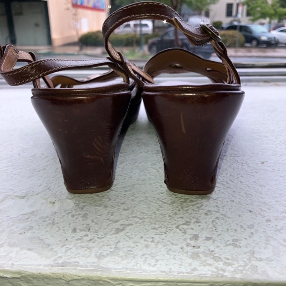 Brown and gold, leather wedge sandals - Picture 4 of 8